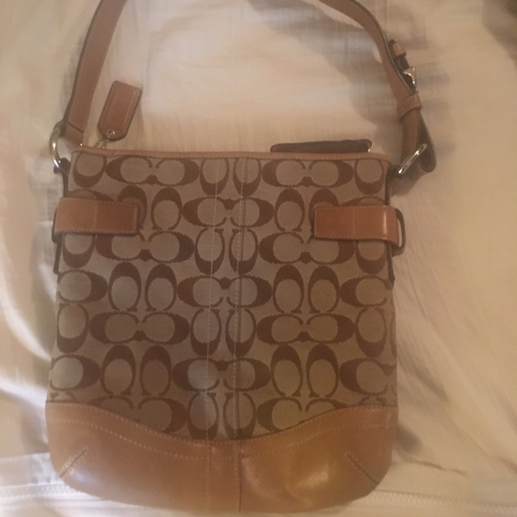 Coach purse - Picture 2 of 8